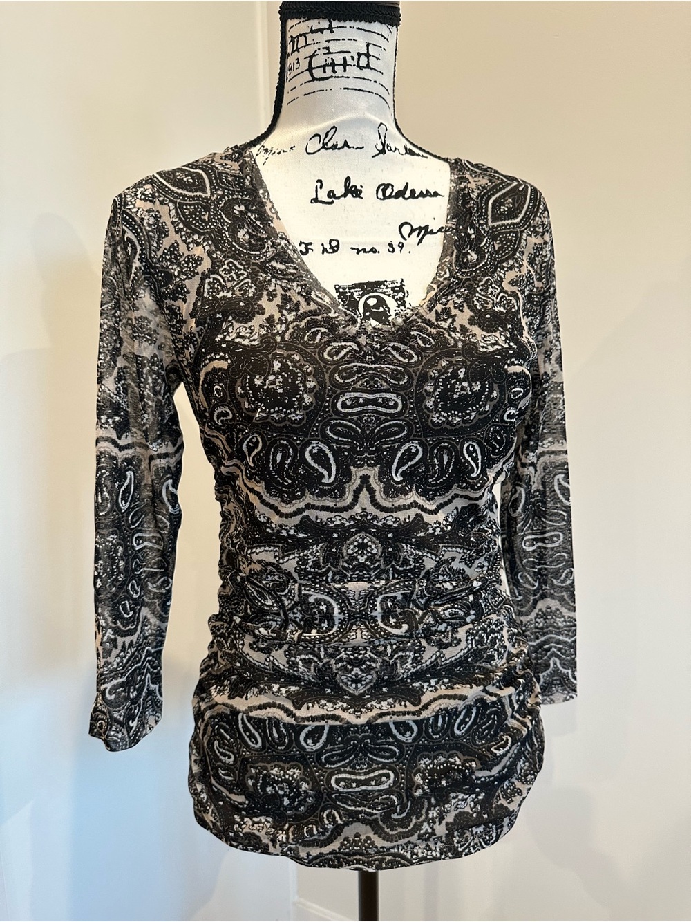 INC Black & White Paisley V-Neck Long Sleeve Top LARGE rushing on both sides.